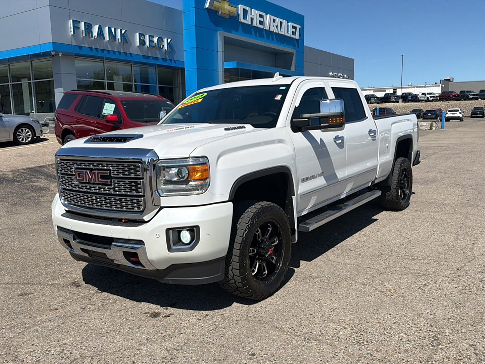 2018 GMC Sierra 2500 HD Denali in White Frost Tricoat — front three-quarter view