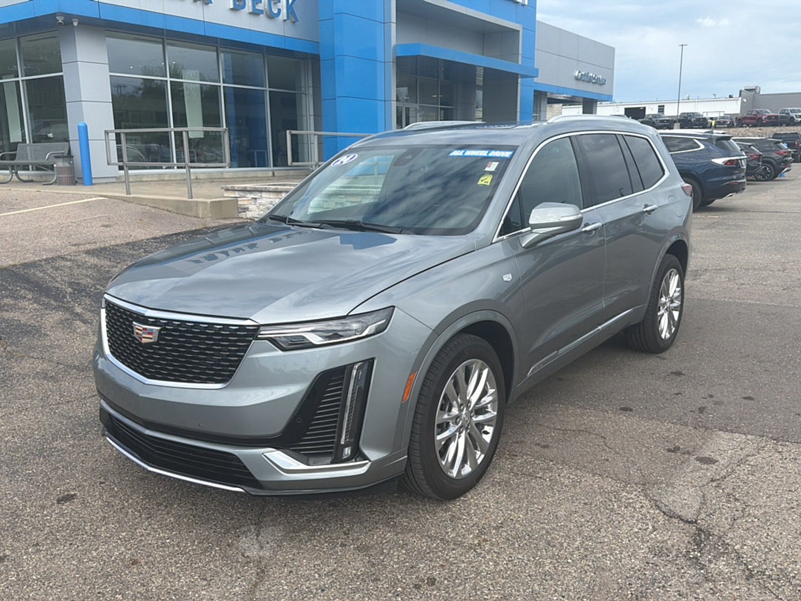 2024 Cadillac XT6 Premium Luxury in Argent Silver Metallic — front three-quarter view
